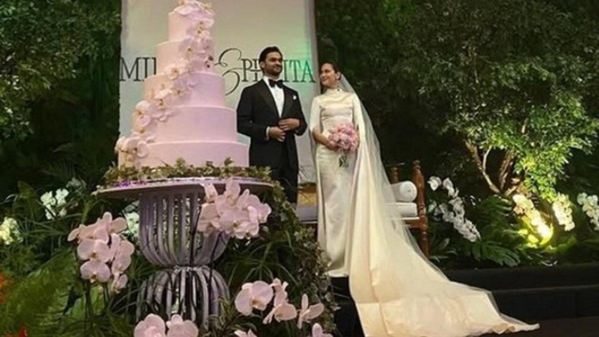 Kue pernikahan Pevita Pearce dan Mirzan Meer curi perhatian.