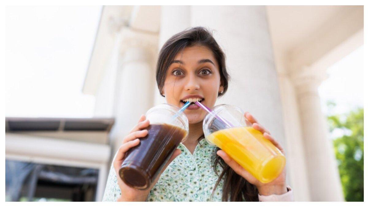 KURANGI KONSUMSI SODA - Minum soda setiap hari bisa meningkatkan risiko obesitas, diabetes, dan penyakit hati berlemak. Kurangi konsumsi soda untuk menjaga kesehatan tubuh!