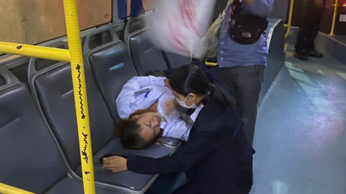 Kussam Srisong, kondektur bus di Thailand pingsan karena ada penumpang membawa durian.
