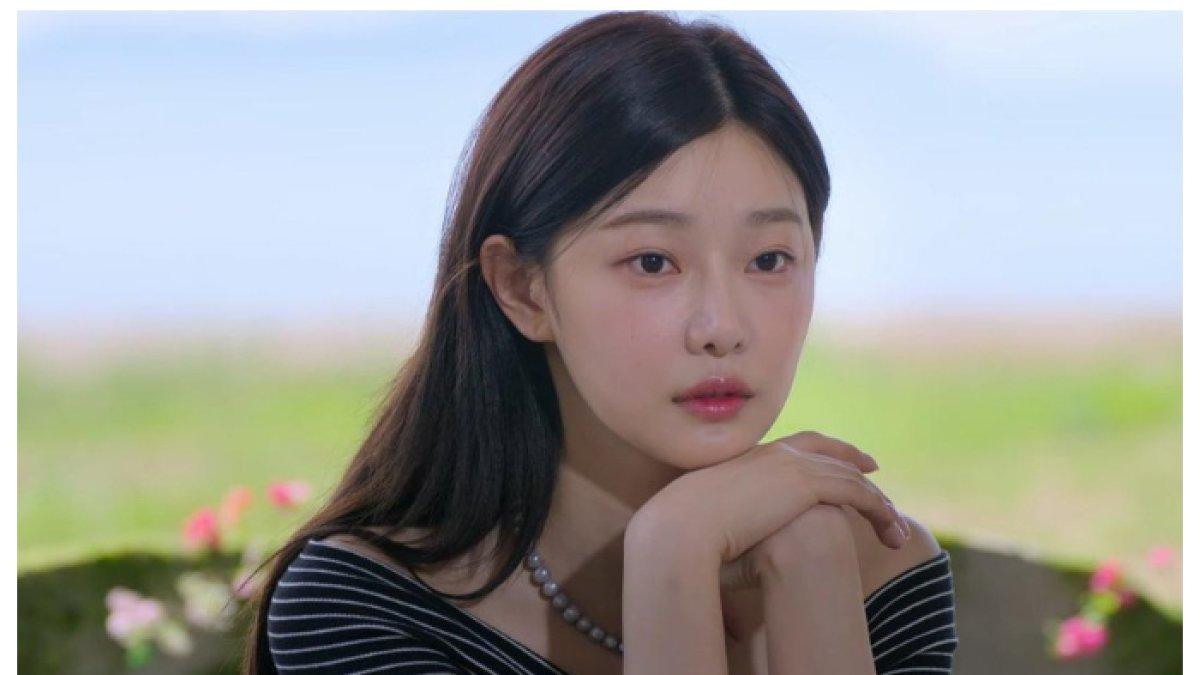 LEE SI AN BICARAKAN SOAL OPERASI PLASTIK - Lee Si An Akhirnya Angkat Bicara! Begini reaksinya saat dituduh melakukan operasi plastik—jawabannya bikin netizen heboh!