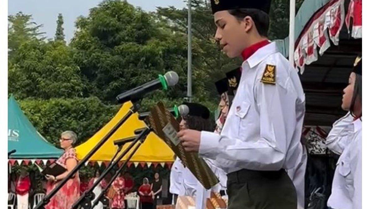 Lennon terpilih untuk menjadi petugas