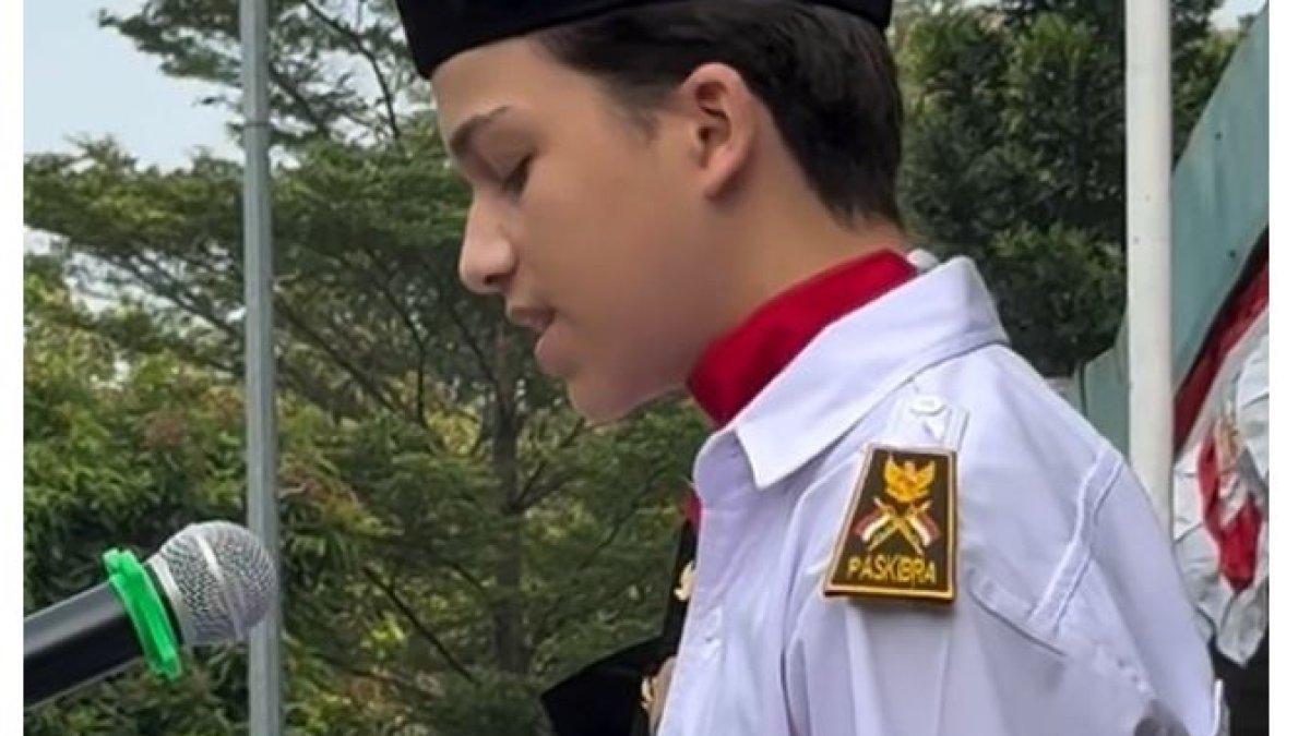 Lennon tetap semangat berpartisipasi dalam upacara kemerdekaan RI.