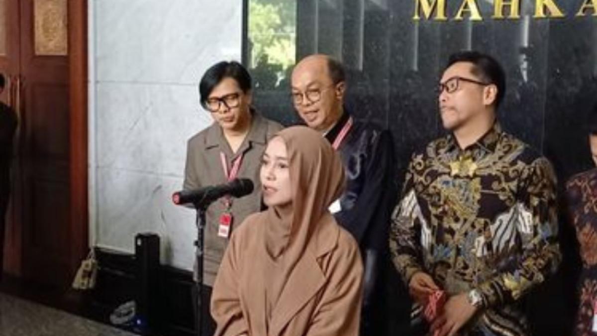 LESTI HADIRI SIDANG MK - Lesti Kejora merasa terguncang ketika mendapat somasi dan laporan pidana dari pencipta lagu 'Bagai Ranting yang Kering', Yoni Dores.