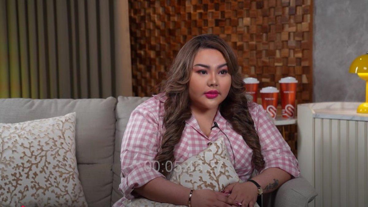 BANGGANYA LISA MARIANA - Lisa Mariana bangga ucapannya soal Ani-ani No, Simpanan Yes, jadi viral.