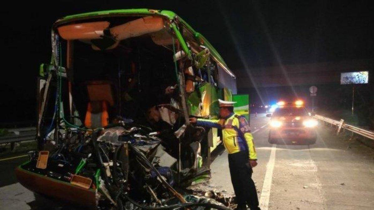 Lokasi kecelakaan bus study tour SMP PGRI 1 Wonosari Malang  di Tol Jombang-Mojokerto.