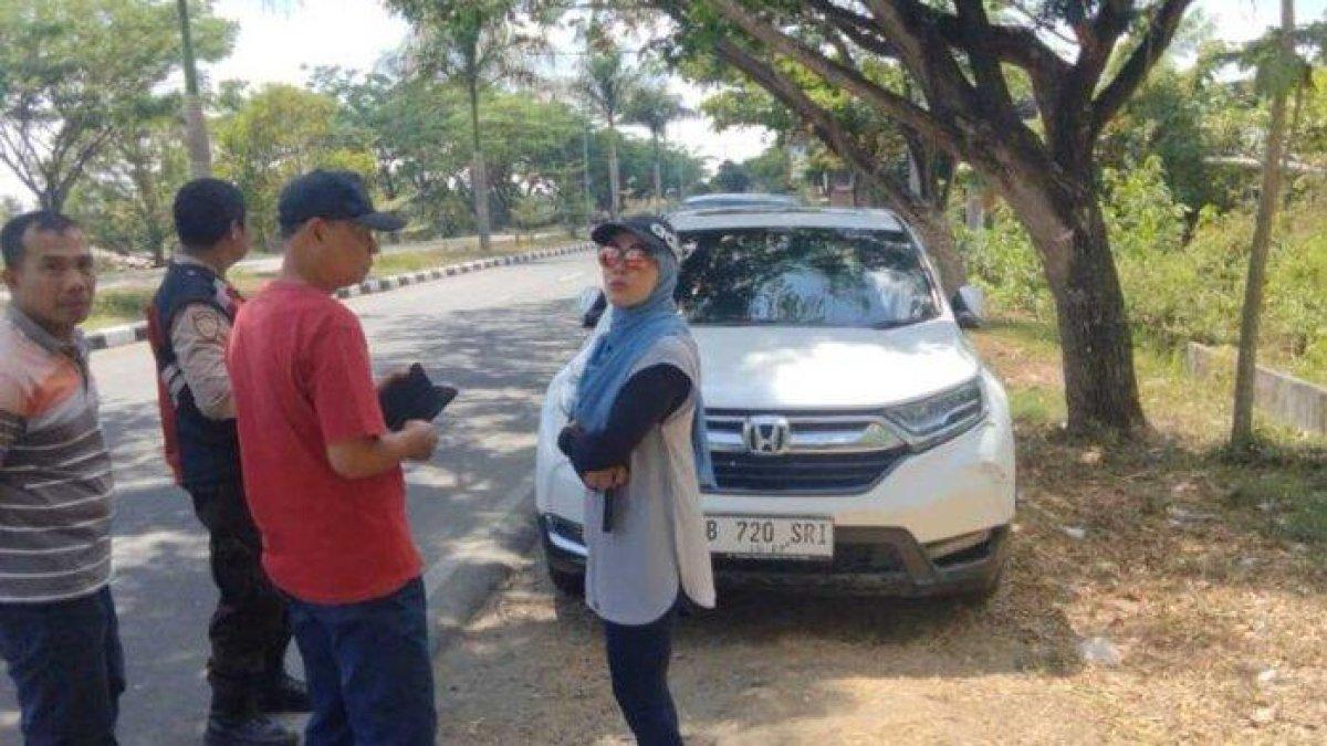 Lokasi kecelakaan tabrakan mobil yang ditumpangi istri gubernur NTB.