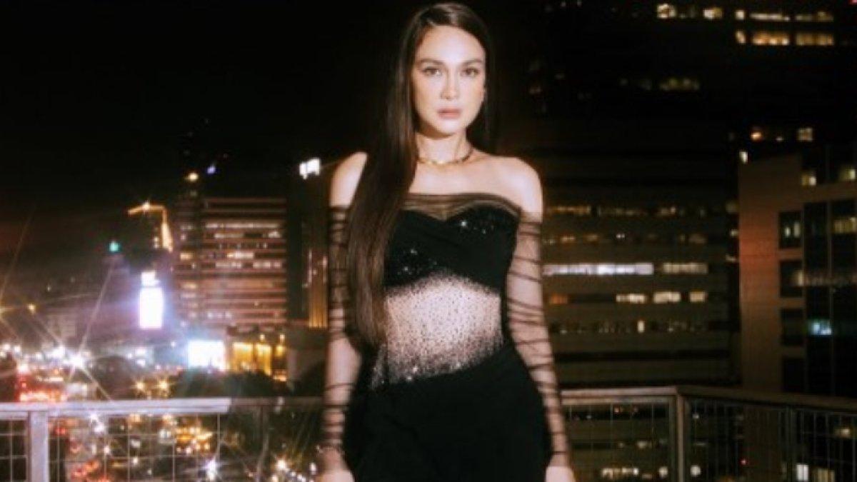 LUNA TAK HAMIL - Luna Maya tegas mengatakan dirinya belum hamil.
