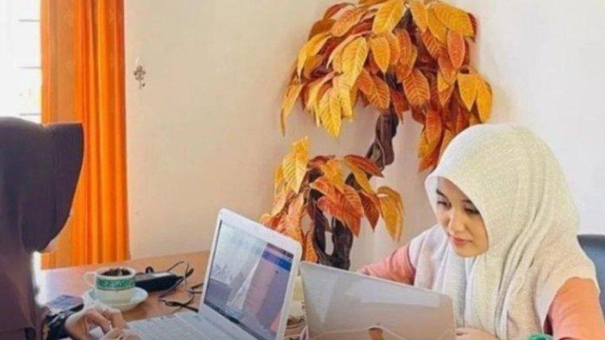 Lutfiana Ulfa bangun bisnis kaligrafi