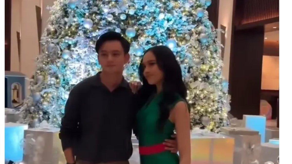 Lyodra Ginting hadir di sebuah event yang bertajuk Celebrate The End Of The Year yang berlangsung di Plaza Senayan. 