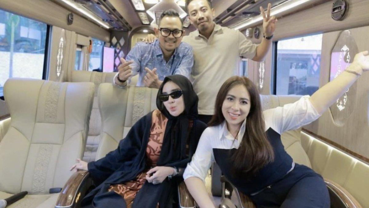 Maharani Kemala dan Shandy Purnamasari