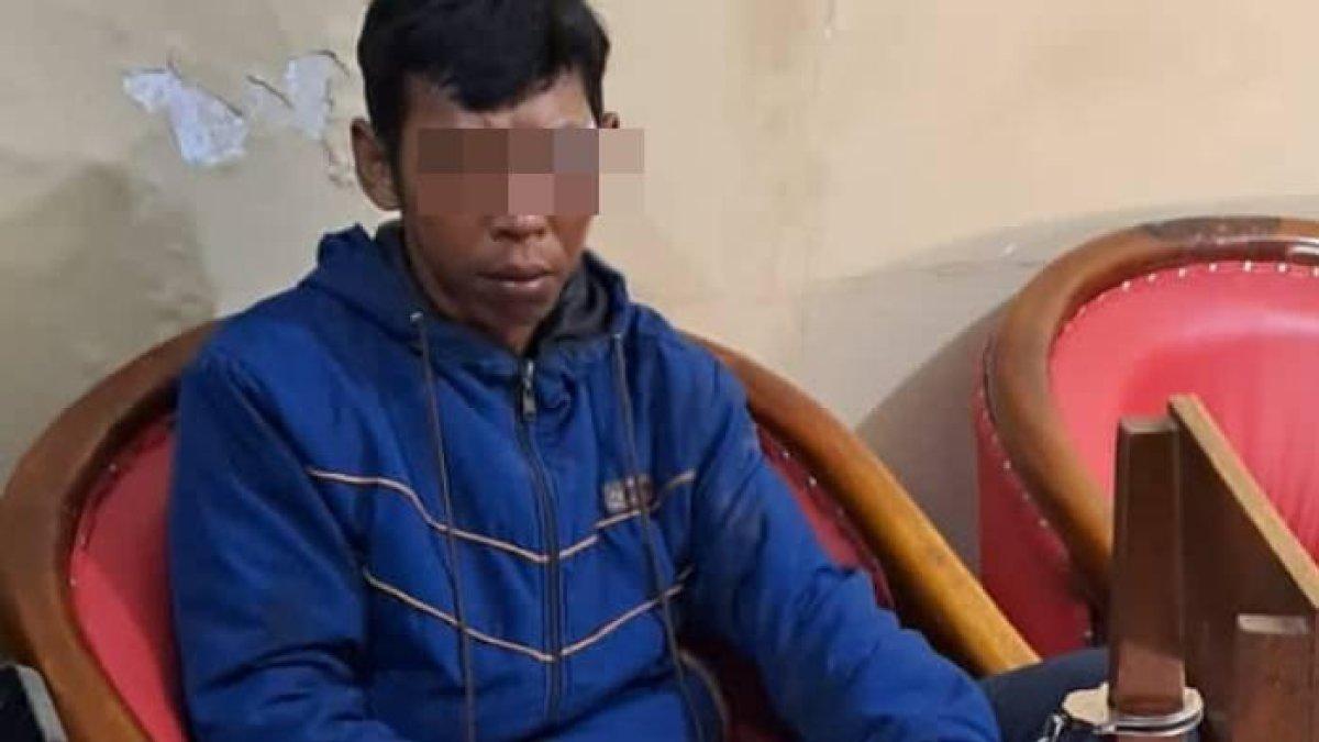 Maling pompa air berinisial EH asal Desa Blaran, Kecamatan Barat, Kabupaten Magetan , tertangkap polisi ketika diajak pembelinya Amit Samsudin, warga Desa Bogorejo, Kecamatan Barat, Kabupaten Magetan COD