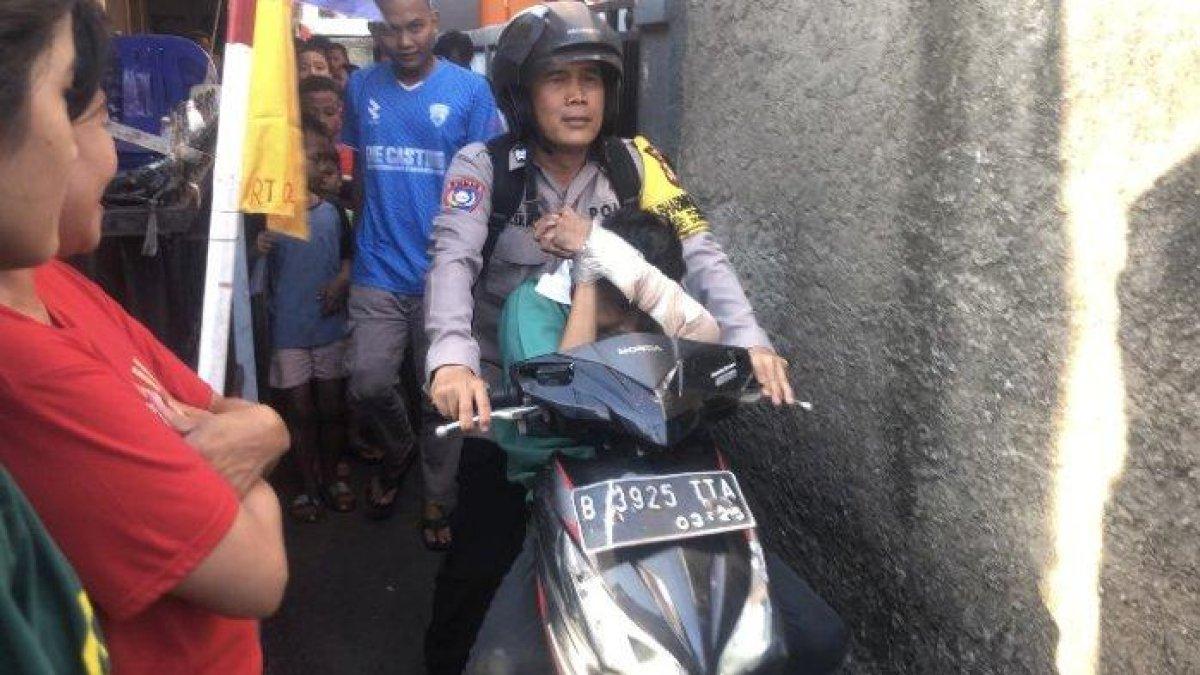 Maling ponsel genggam diamankan warga di Jalan Haji Enteng 2, Rt 8/Rw 11, kelurahan Pondok Kopi, kecamatan Duren Sawit, Jakarta Timur, Senin (7/8/2023).