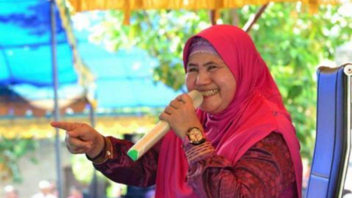 Mamah Dedeh hobi berkebun
