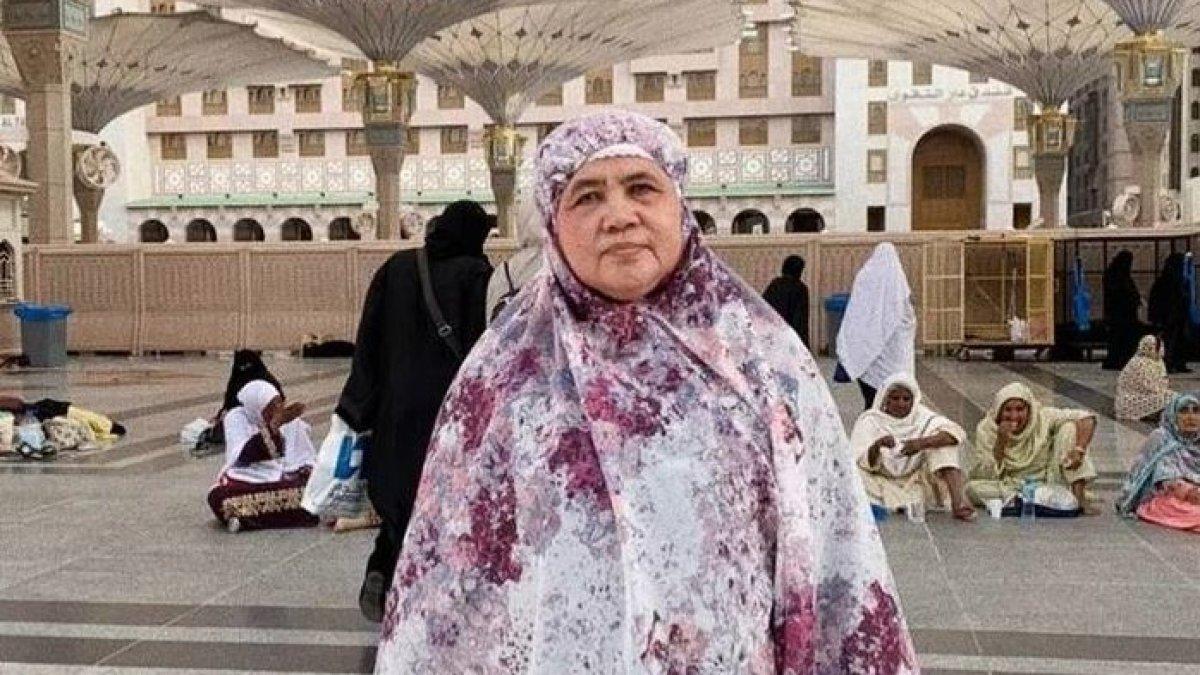 Mamah Dedek mengaku sudah haji 33 kali