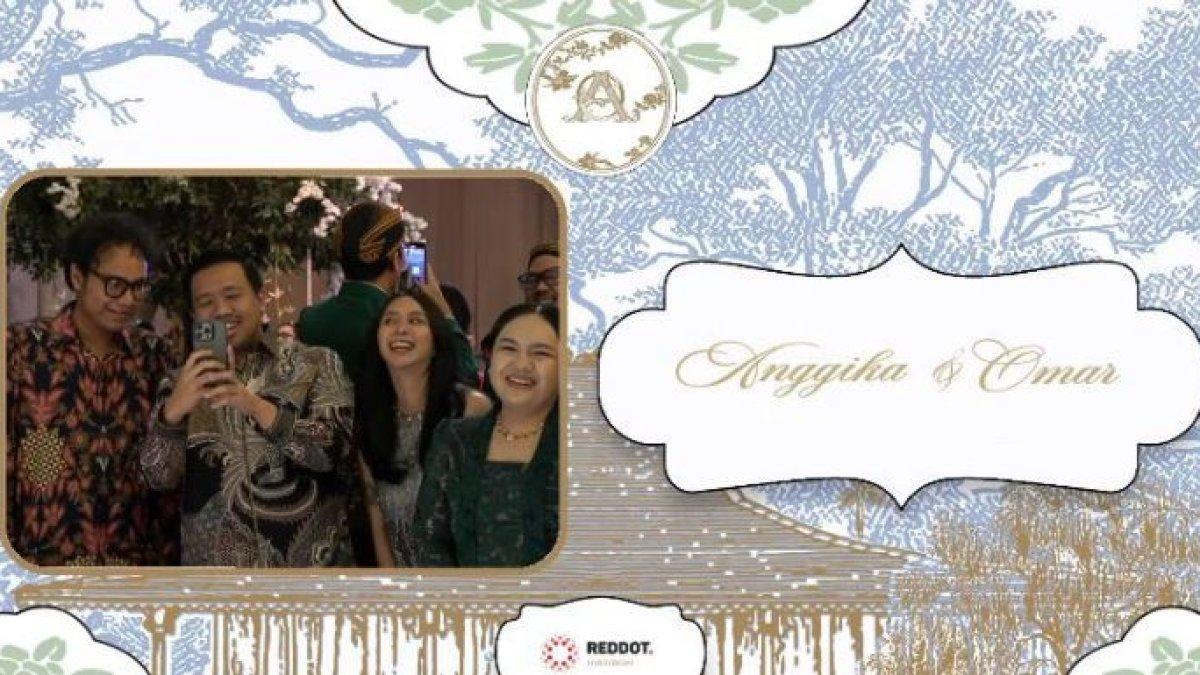 Mantan penyanyi cilik Joshua Suherman juga hadir bersama istrinya, Clairine Clay.