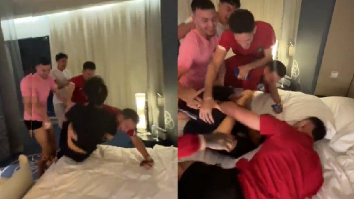 Marc Klok tampak kegirangan hingga membanting Shin Tae-yong ke kasur.