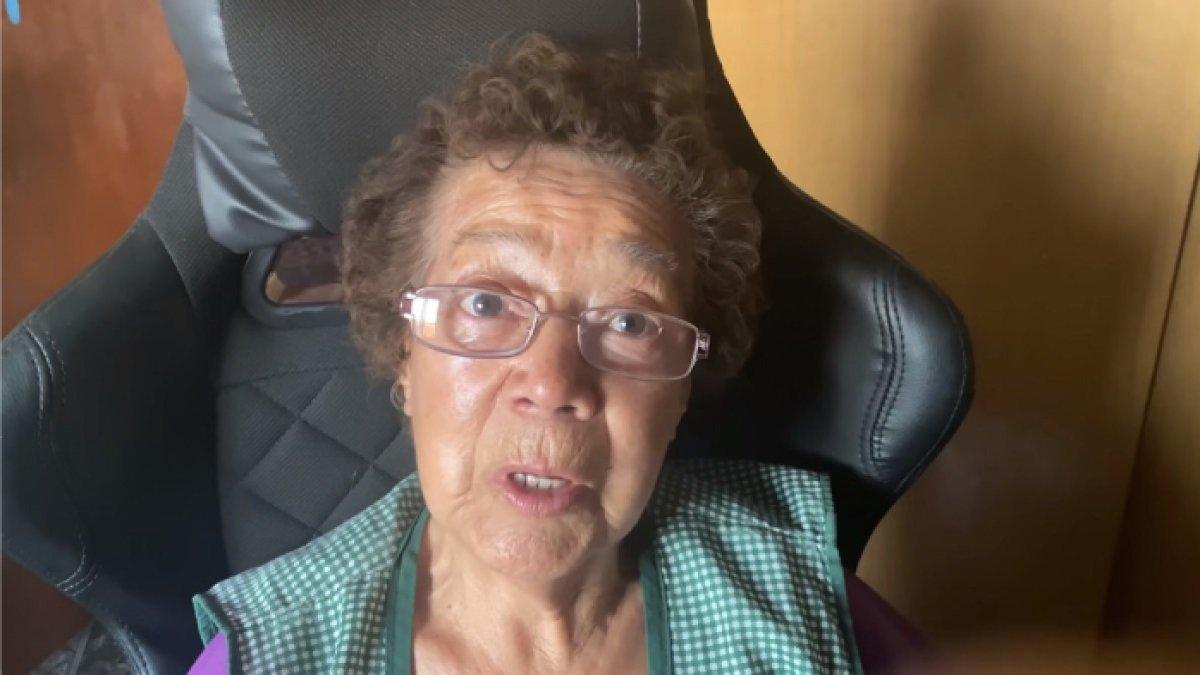 Mami Nena, nenek 81 tahun jadi gamer handal 'Free Fire'.