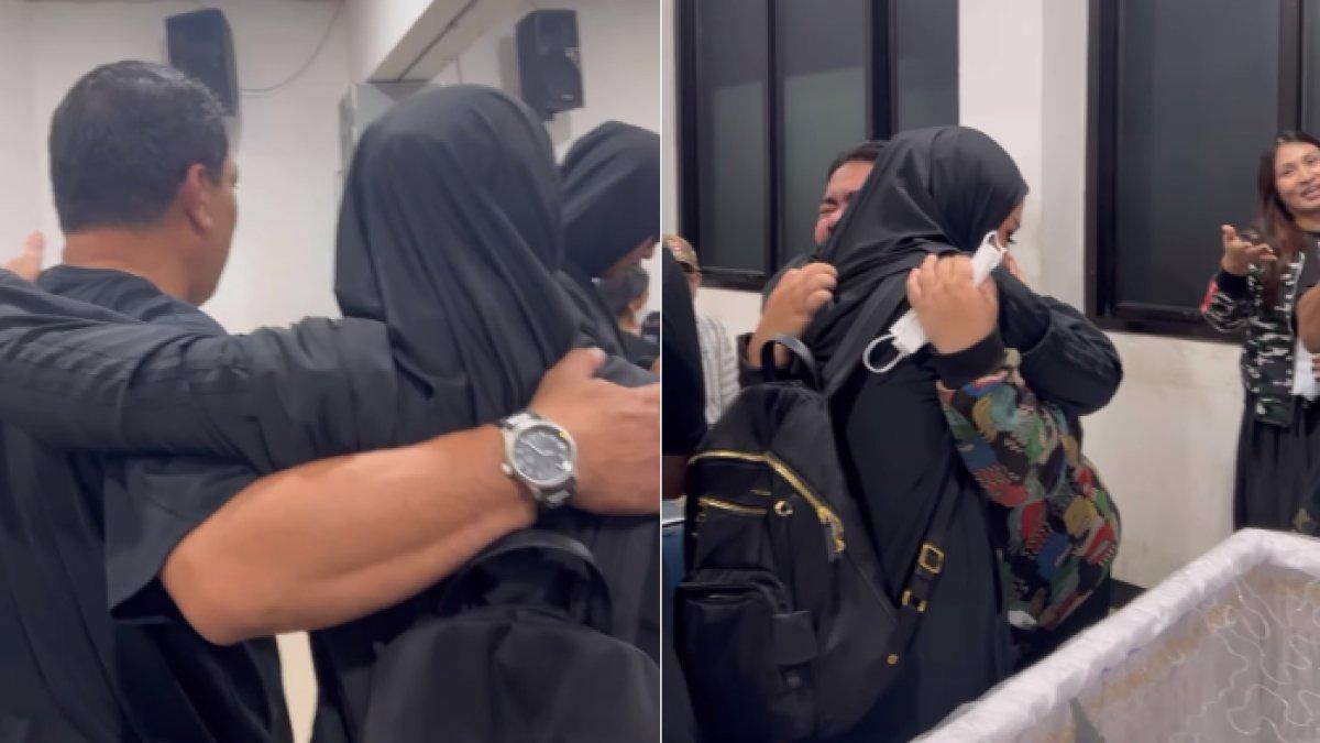 Melly Goeslaw bertakziah memakai gamis dan pashmina warna hitam