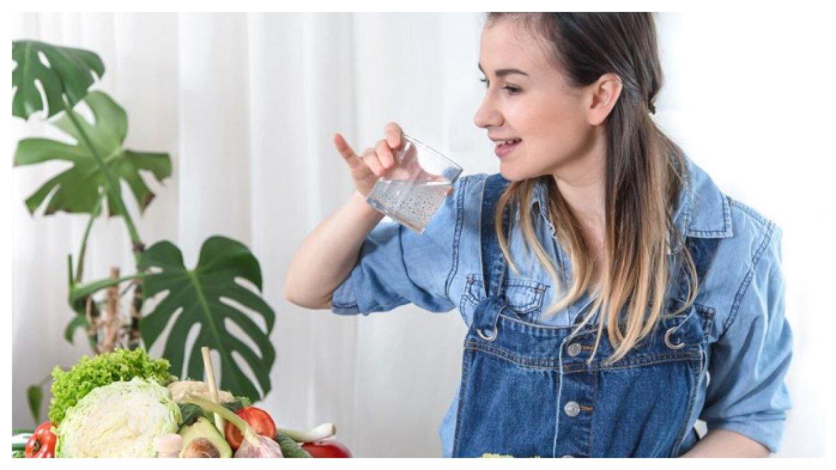 MENJAGA TUBUH - Suplemen vegan KaraMD membantu meningkatkan kesehatan tubuh secara alami, dari sistem kekebalan hingga pencernaan, dengan bahan berkualitas tinggi.
