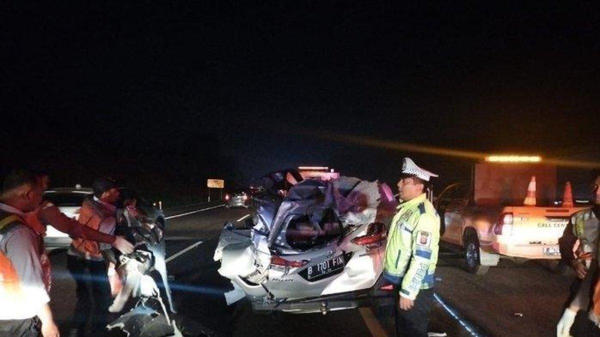 Minibus kecelakaan tabrak truk di ruas Tol Cipali