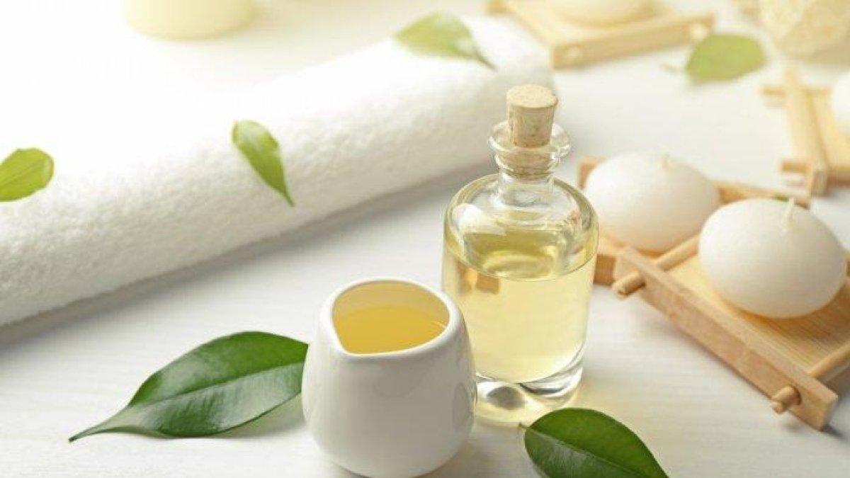 Minyak pohon teh (tea tree) untuk mengobati jamur kulit