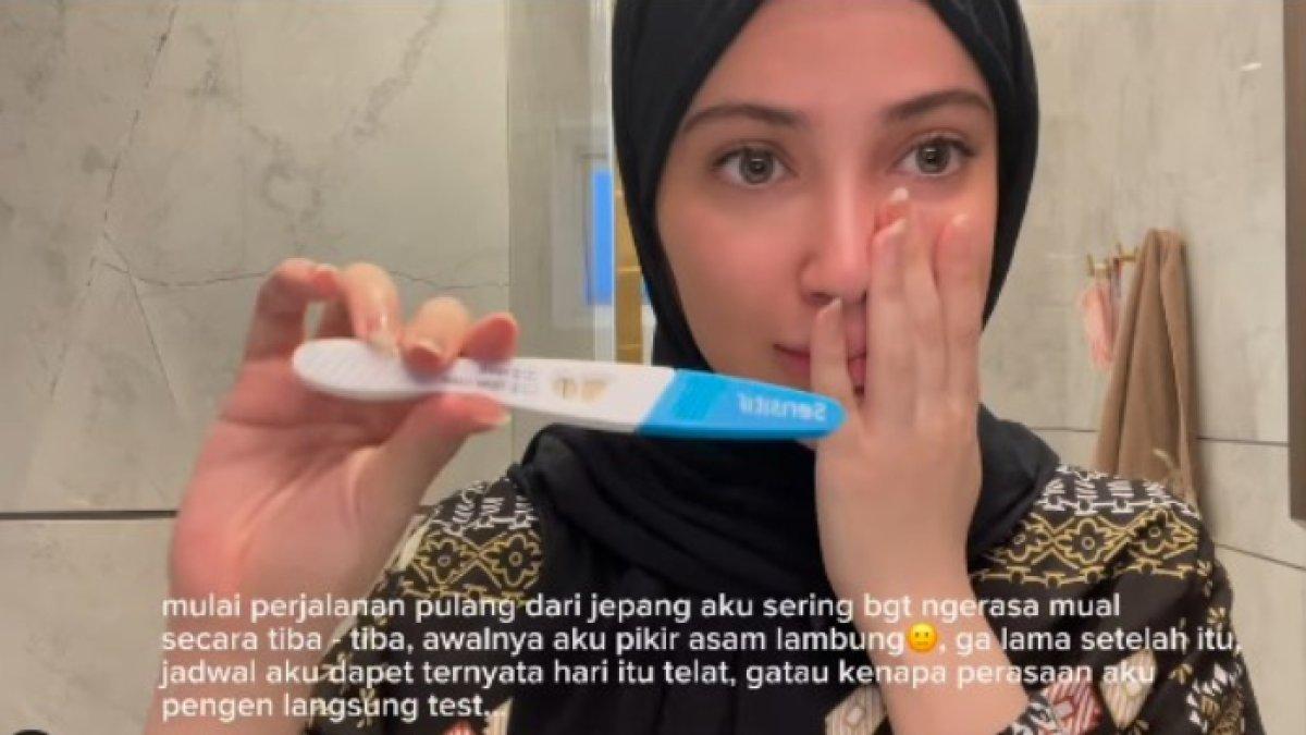 MISKAH UMUMKAN HAMIL - Miskah syok dan berkaca-kaca saat tahu hasil test pack yang dilakukannya menunjukkan dua garis.