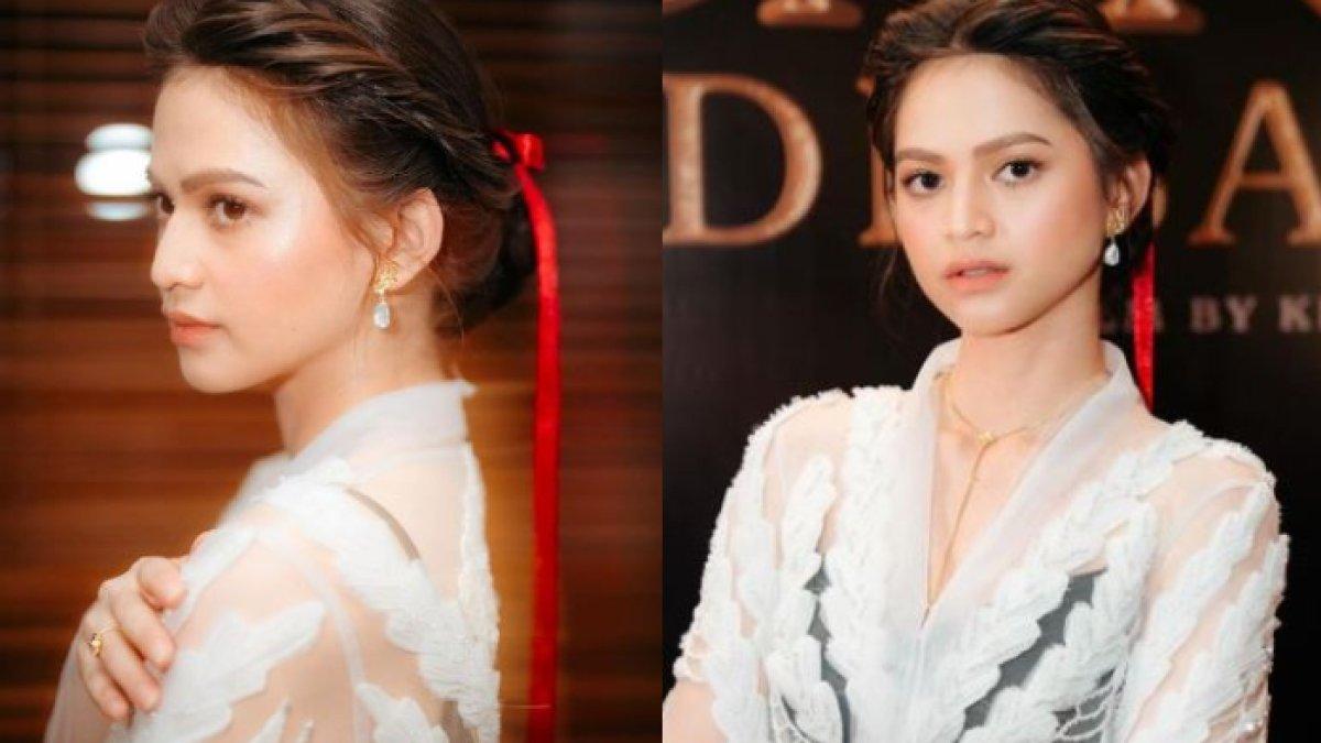 Momen Maudy Effosina gala premier filmnya