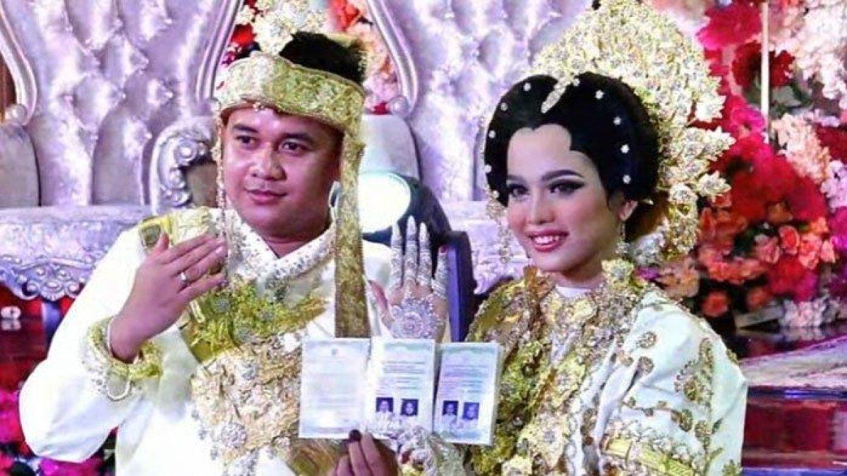 Momen Pernikahan Putri Isnari dan Abdul Aziz