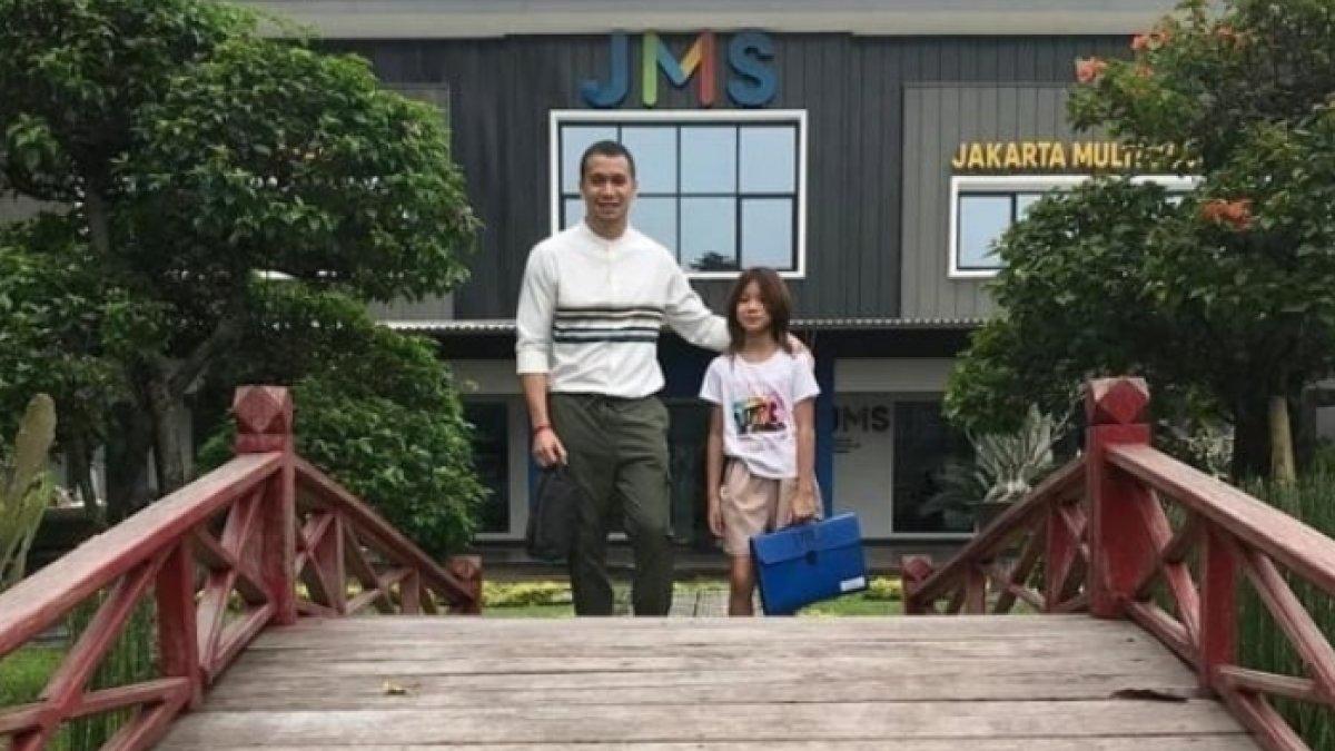 Momen Samuel Rizal ke sekolah Drucilla