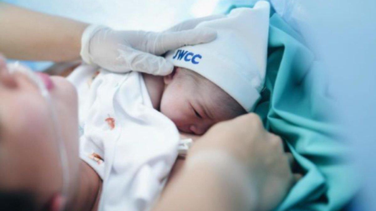 Momen skin to skin Jessica Mila dan sang anak