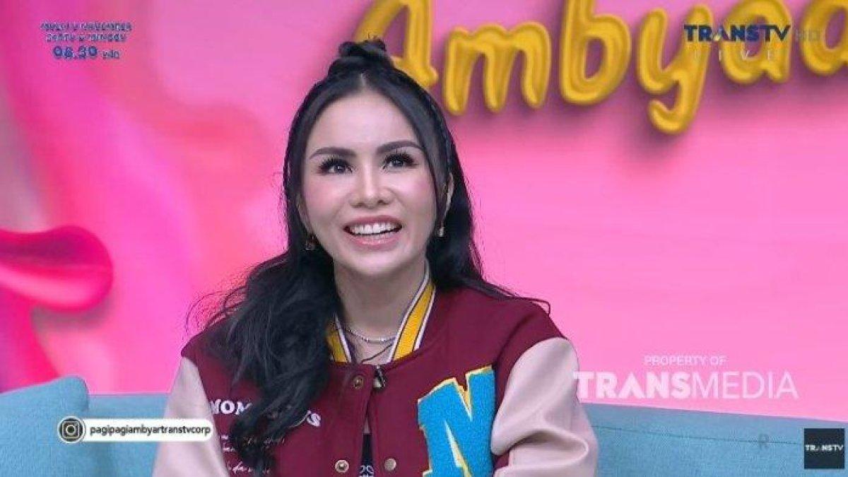 Eks vokalis Geisha, Momo mengaku memiliki chef pribadi rumah, sebut dirinya dan keluarga tinggal pesan seperti di cafe jika menginginkan makanan.