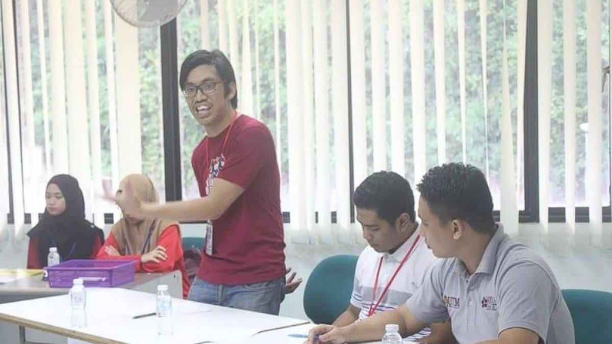 Muhd Amirul Asyraf Md Asri (31) tak pernah putus asa untuk terus melangkah maju.