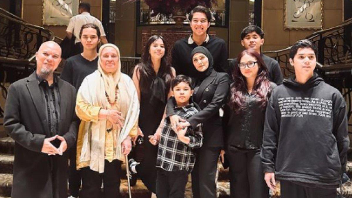 MULAN TINGGALKAN JAKARTA - Imbas sang putri dihujat, Mulan Jameela boyong anak-anaknya tinggalkan Jakarta. 