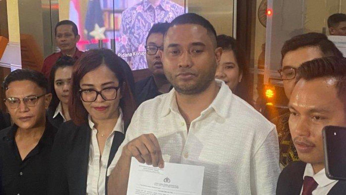 AHMAD DHANI DIPOLISIKAN - Musisi Rayen Pono resmi melaporkan Ahmad Dhani terkait kasus diskriminasi ras dan etnis dan UU ITE di Bareskrim Mabes Polri, Rabu (23/4/2025).