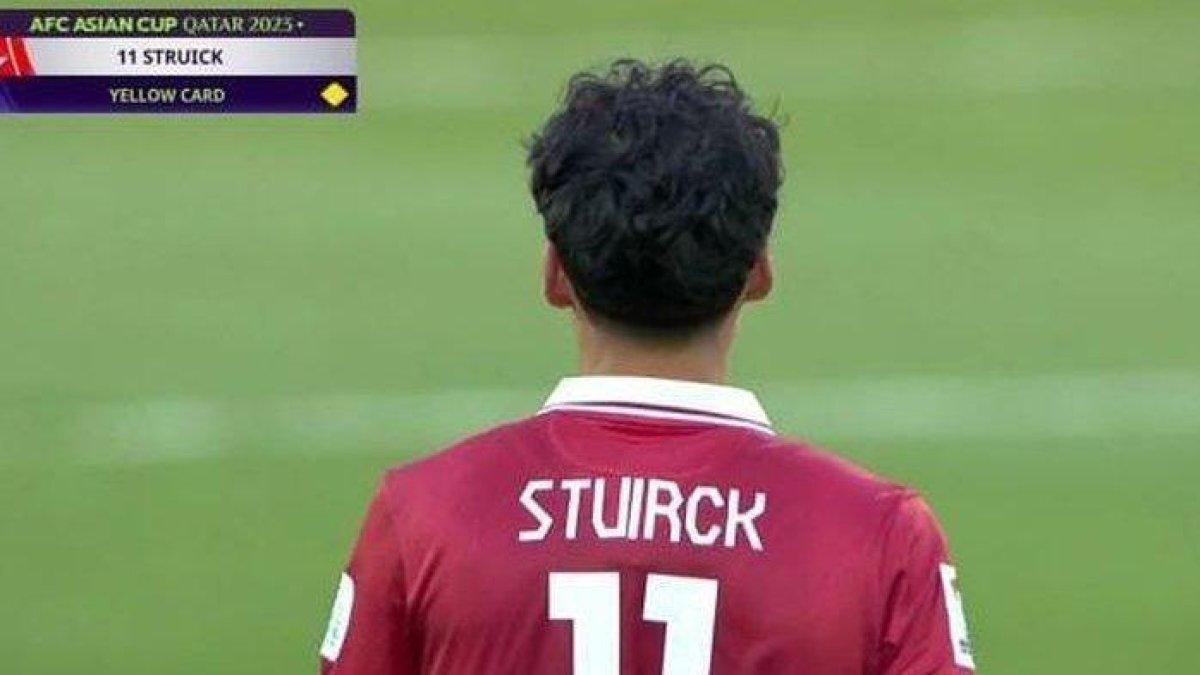 Nama pada jersey Timnas Indonesia yang dikenakan Rafael Struick jadi sorotan warganet saat laga melawan Australia di babak 16 Besar Piala Asia 2023