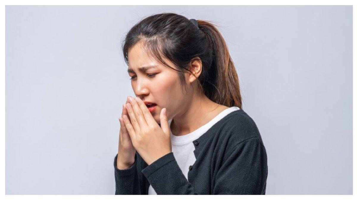 NAPAS BERBAU SEPERTI KAPUR BARUS - Kemungkinan penyebab: Alergi, postnasal drip, atau infeksi sinus.