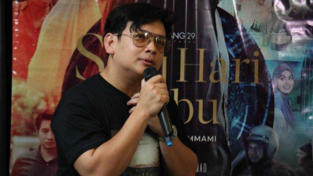 Natta Reza, penyanyi sekaligus penulis buku dulunya pernah dilempari panci.