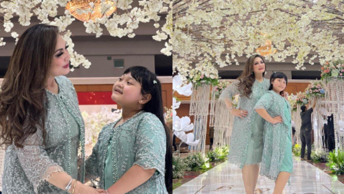 Nia Daniaty kondangan bareng cucu