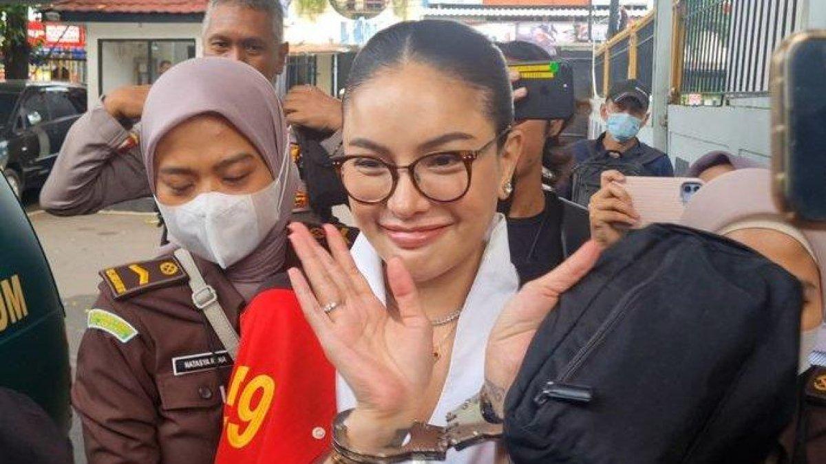 SIDANG NIKITA MIRZANI - Nikita Mirzani didakwa dugaan pemerasan dan pencucian uang. Dalam dakwaan ini Nikita Mirzani diancam pidana maksimal 6 tahun dengan denda maksimal Rp 1 miliar.