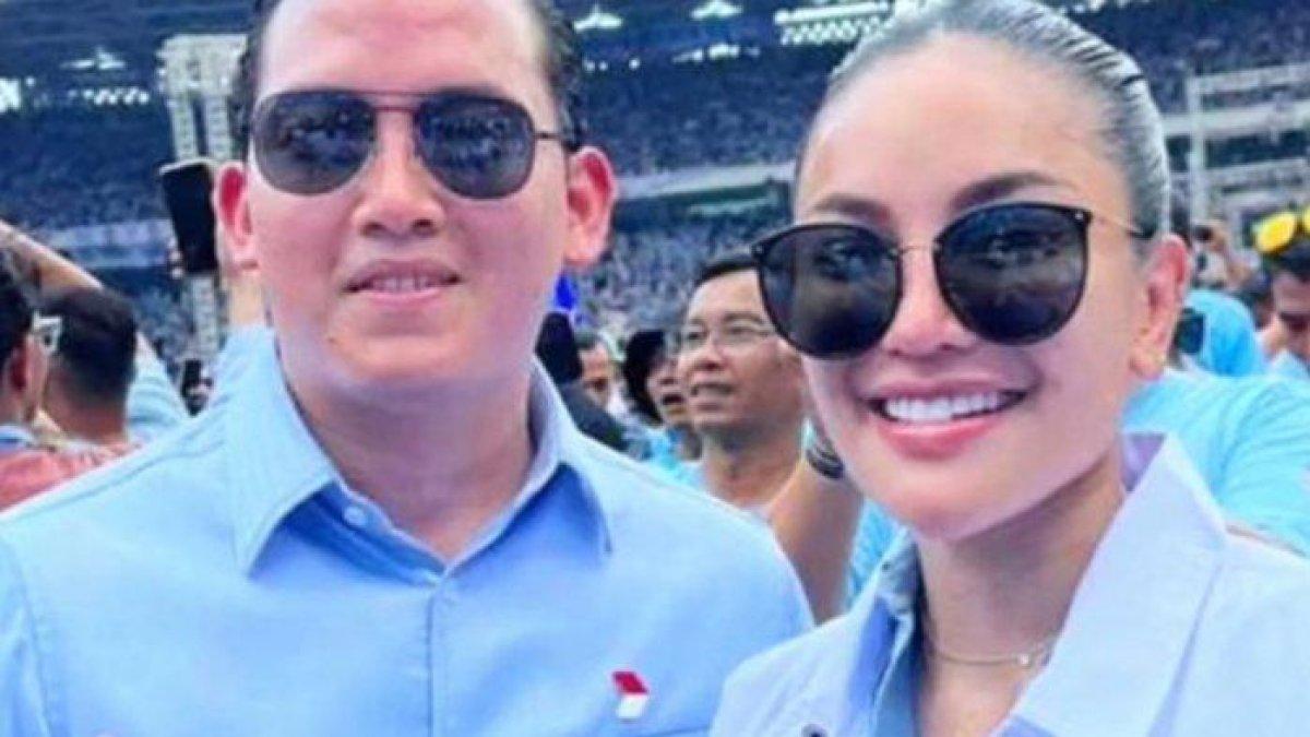 Nikita Mirzani dan Rizky Irmansyah putus