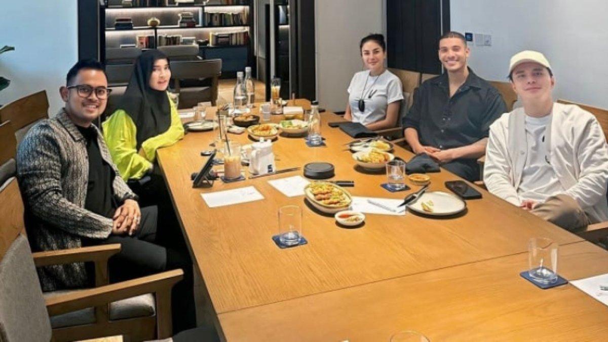 Nikita Mirzani tampak makan bareng Shandy Purnamasari dan Juragan 99