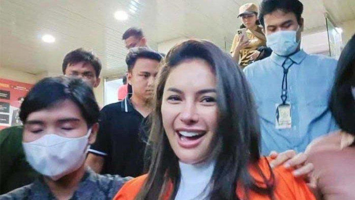 PERUBAHAN NIKITA MIRZANI - Nikita Mirzani kini tampak lebih religius dibanding sebelumnya.