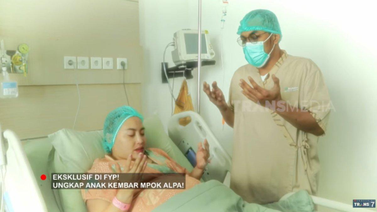 Nina Mpok Alpa melahirkan anak kembarnya di RSU Bunda Jakarta
