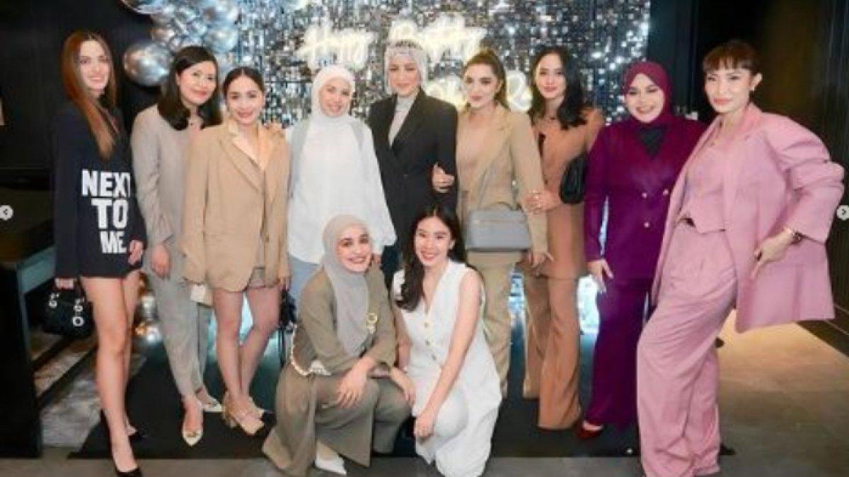 OOTD para artis yang datang di ultah Olla Ramlan