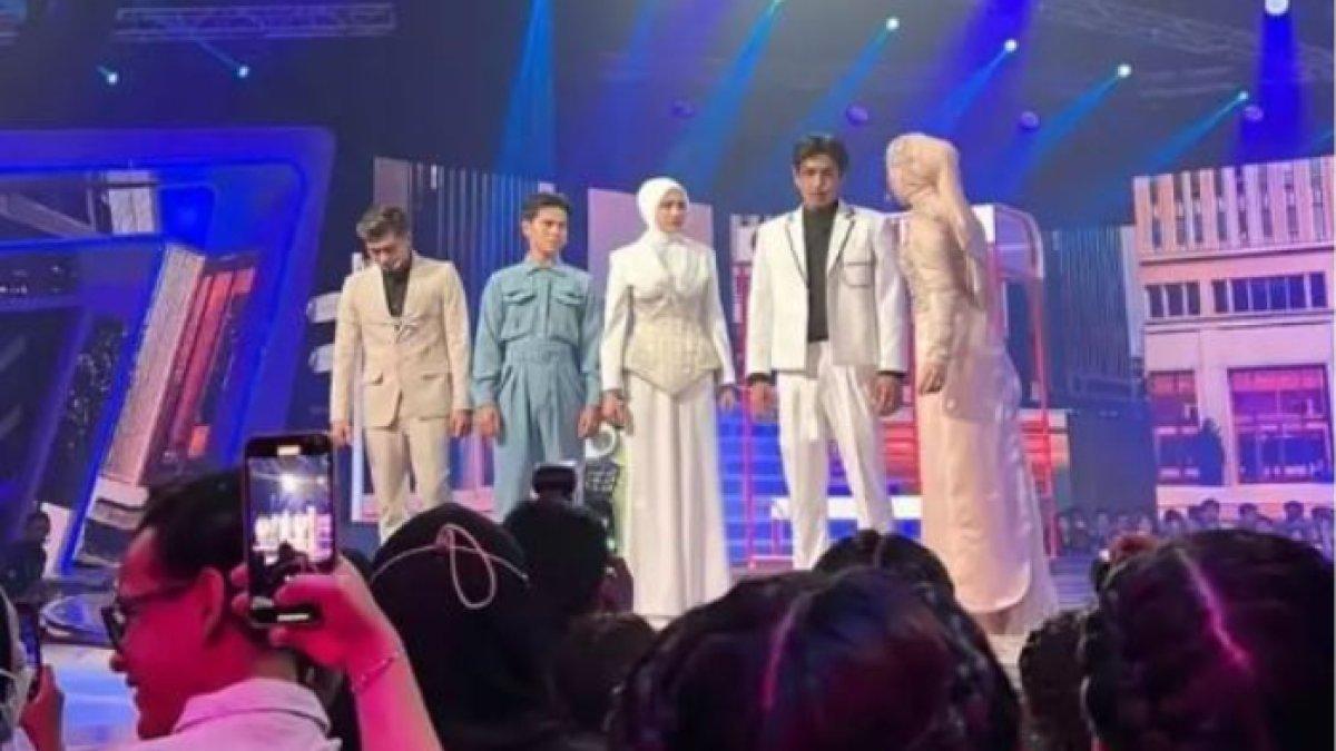 Para pemain Sinetron Saleha saat tampil di acara SCTV