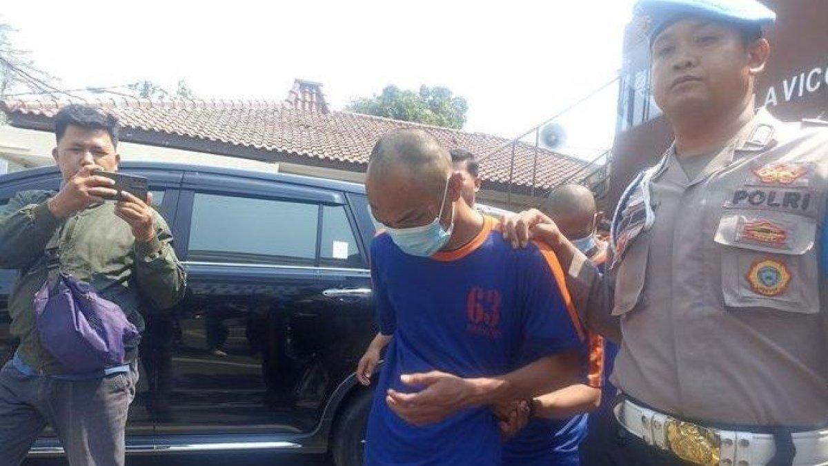Para tersangka kasus narkoba yang diamankan saat dihadirkan dalam konferensi pers di Mapolres Karawang, Rabu (13/9/2023).