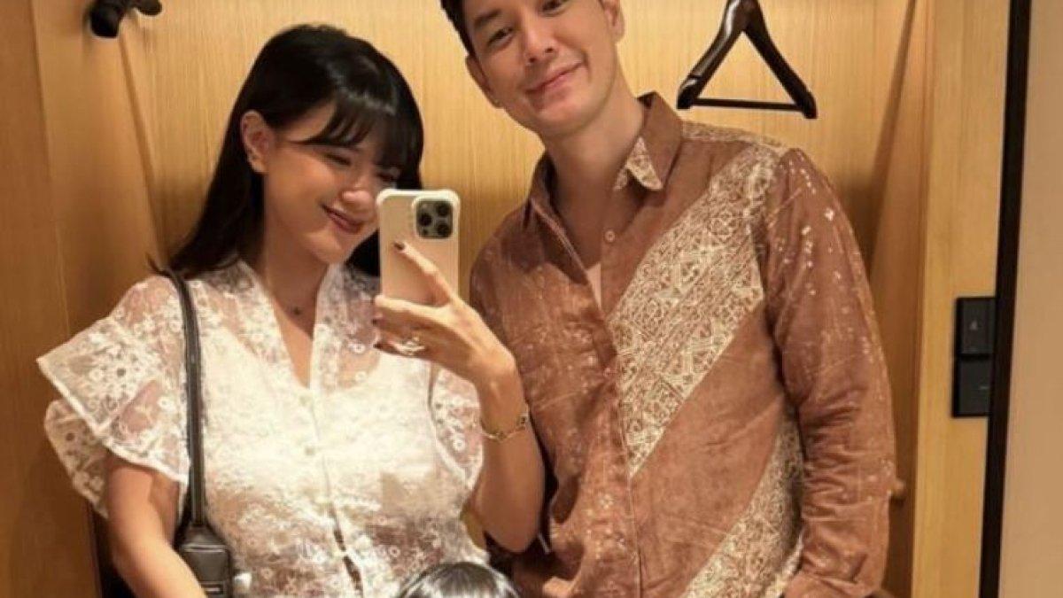 Pasangan Audi Marissa dan Anthony Xie juga datang bersama putra mereka ke pernikahan Anggika Bolsterli dan Omar.