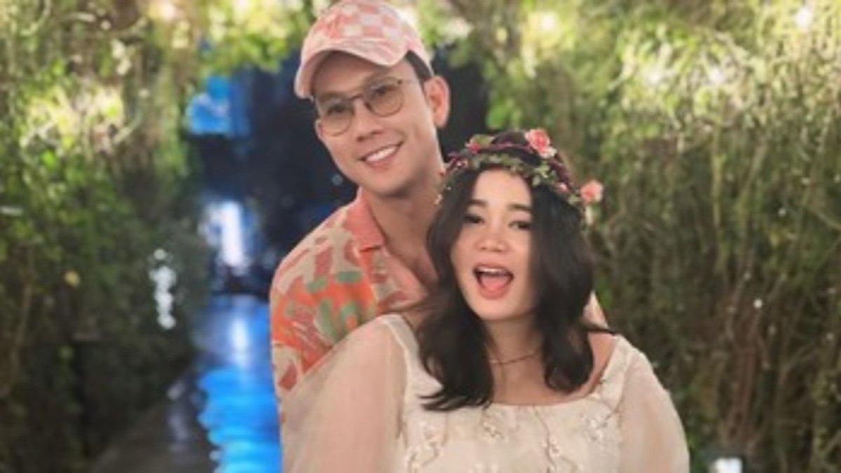 Pasangan Denny Sumargo dan Olivia Allan sebentar lagi akan dikaruniai momongan.