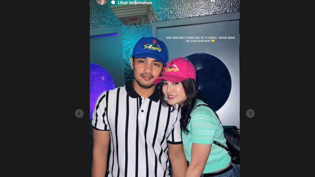 PASANGAN DI GENG ARIES PARTY - Pasangan Febby Rastanty dan Drajad Djumantara membawakan kembali romantisme sinetron legendaris Indonesia, Tersayang.