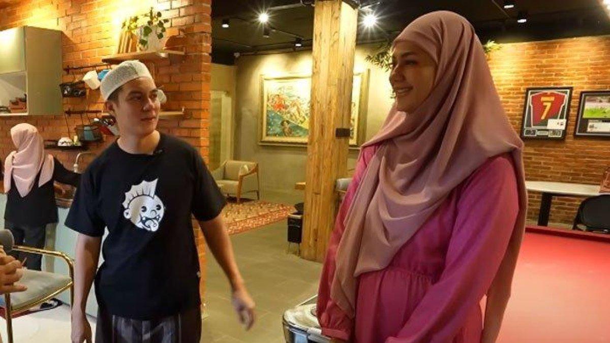 Pasangan artis Baim Wong dan Paula Verhoeven diisukan tak seatap lagi